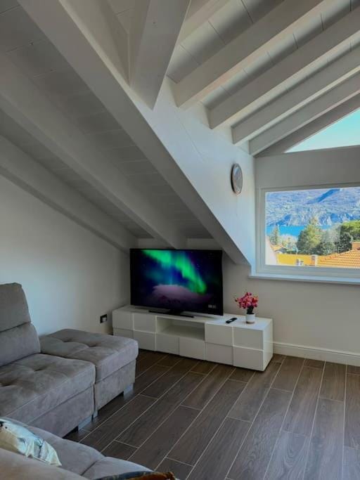 Apt. Aries - Penthouse Menaggio Apartment in Menaggio