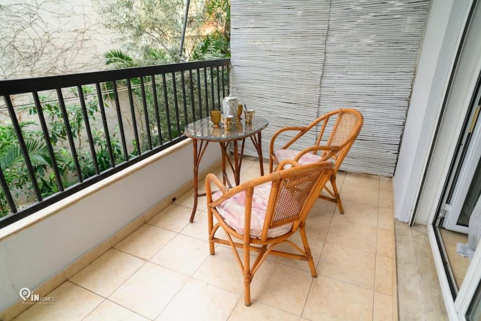 Aphrodite - Cozy & Bright Studio in Egaleo-Athens Apartment in Piraeus Regional Unit, Greece