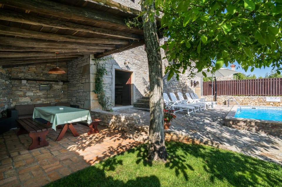 Rustic Villa Marija with panoramic view in Zrenj Villa in Istria County