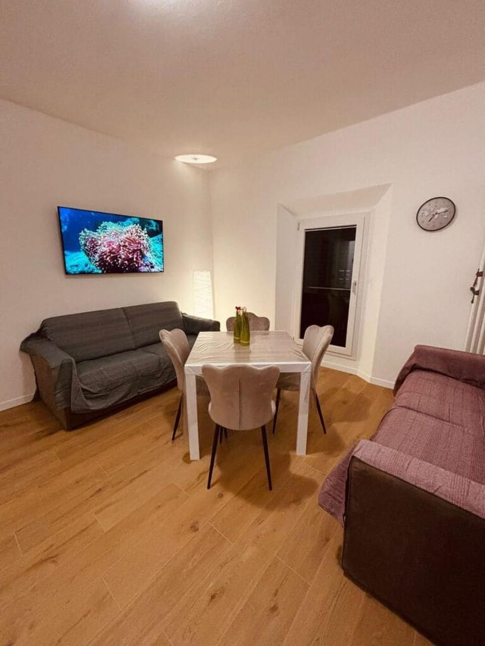 Seating area, Dining area