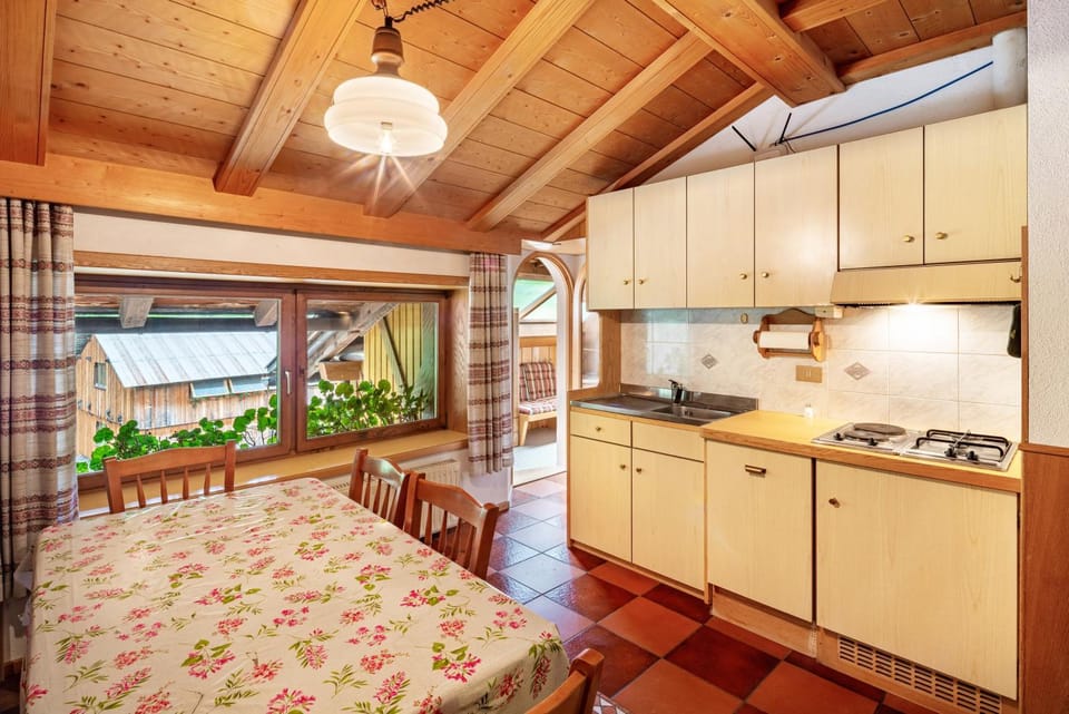 Property building, Kitchen or kitchenette, Living room