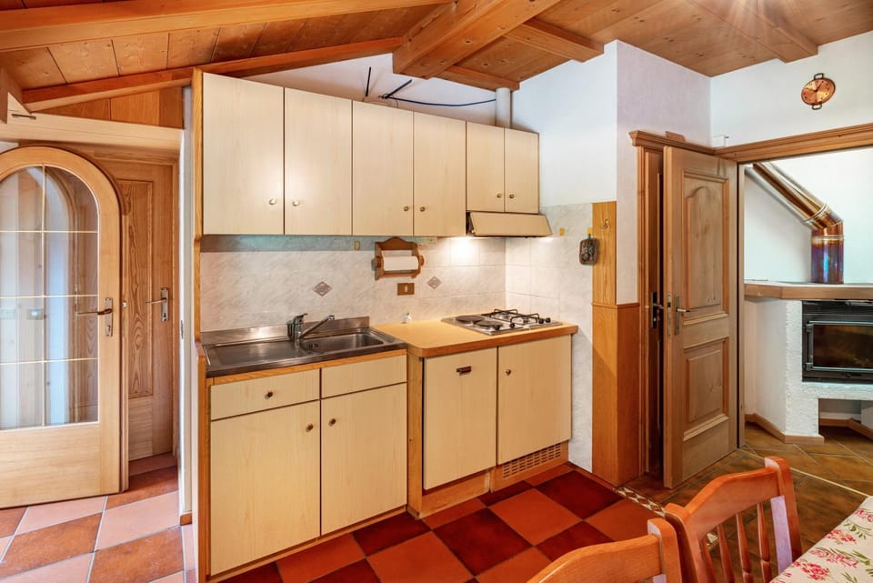 Property building, Kitchen or kitchenette, Living room