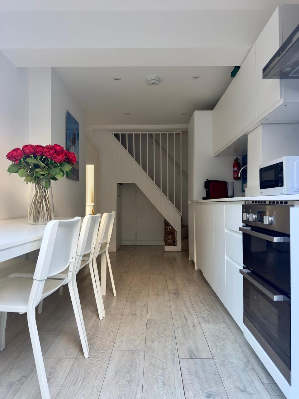 Kitchen or kitchenette, Dining area, oven, stove