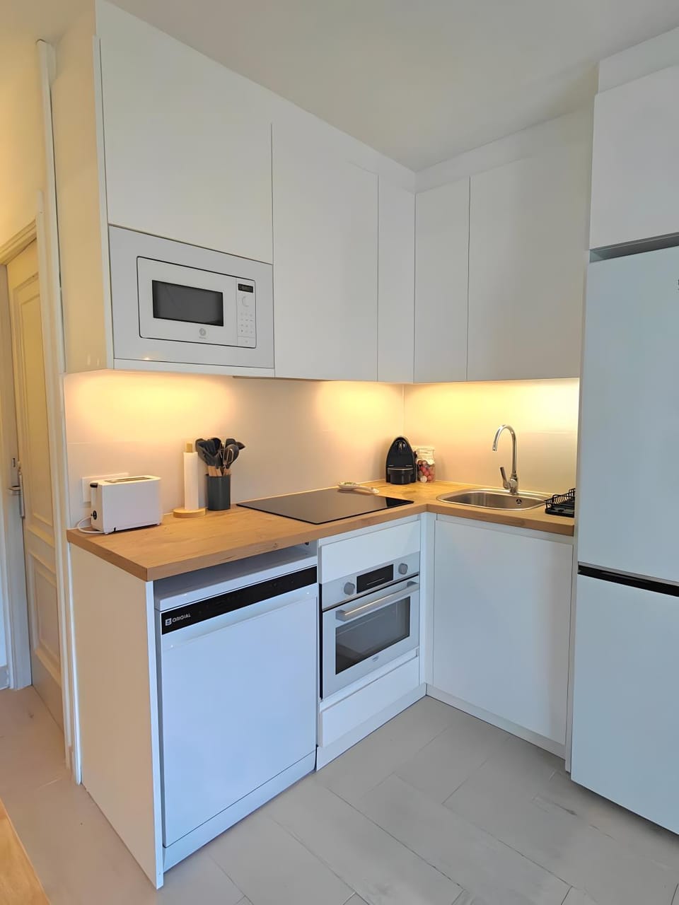 Kitchen or kitchenette, Living room