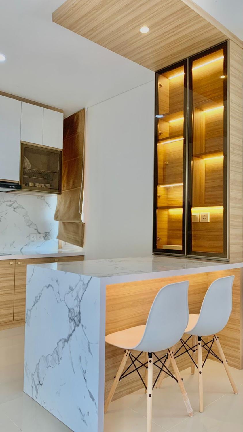 Kitchen or kitchenette, Dining area
