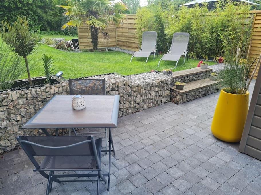 Balcony/Terrace, Garden view