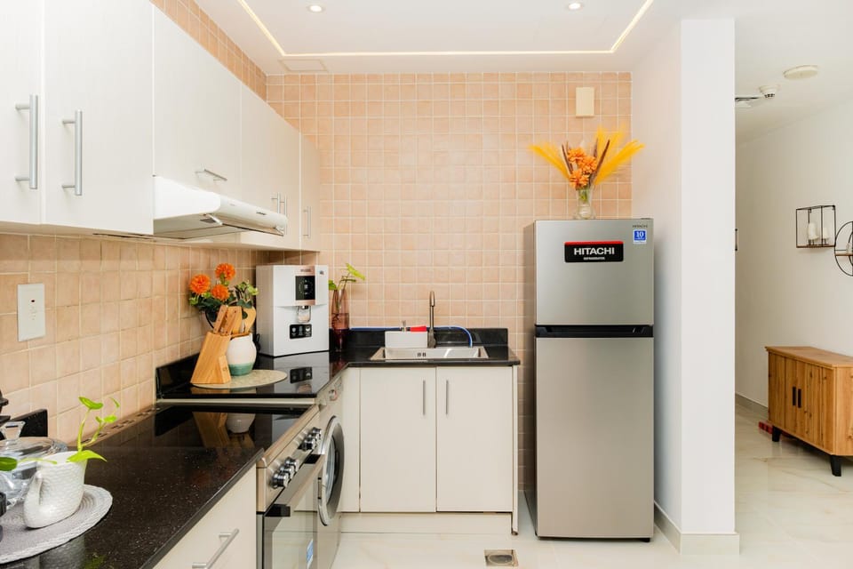 Coffee/tea facilities, Kitchen or kitchenette, oven, stove, toaster