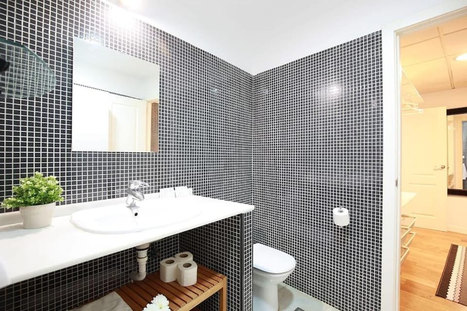 Nuevo estudio centro Sevilla. AC/WIFI Castellar 56 Apartment in Seville