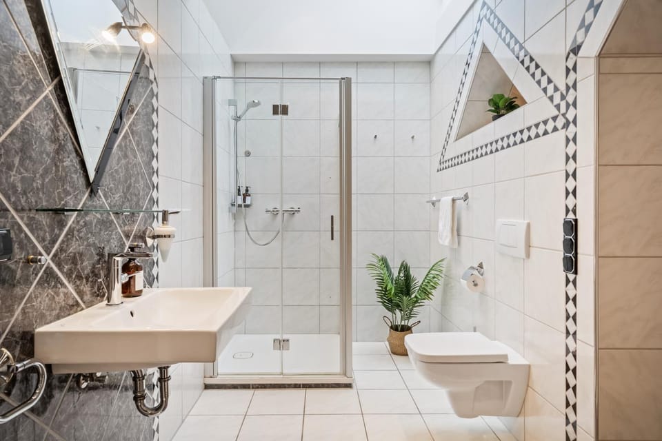 Shower, Toilet, Bathroom