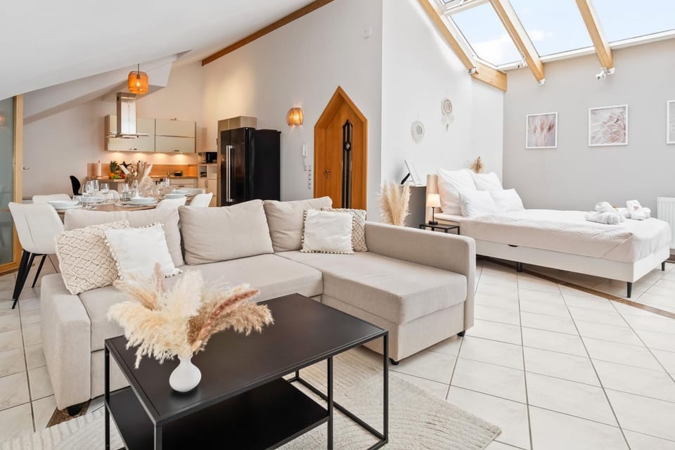 Communal lounge/ TV room, TV and multimedia, Spa and wellness centre/facilities, Seating area