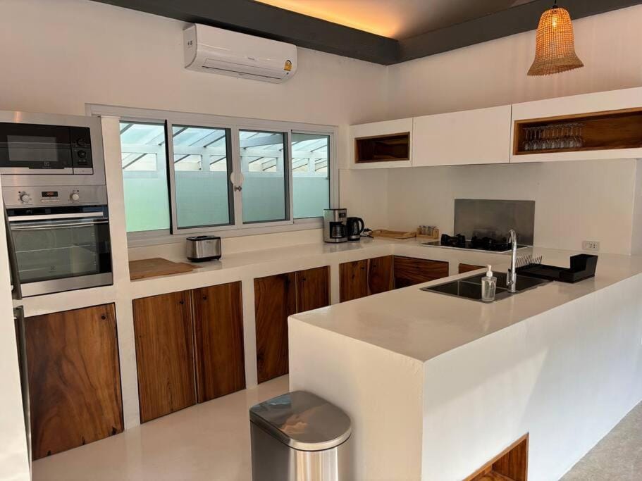 UMiiMAAN pool villa, 4BR, 4BA Villa in Ko Samui