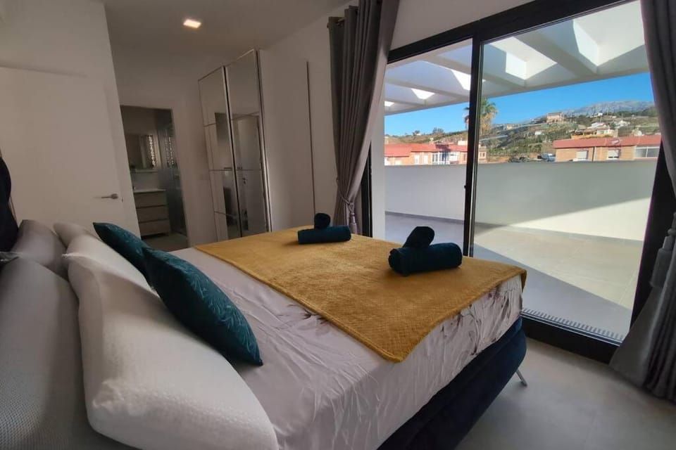 Bed, Balcony/Terrace, Bedroom, towels