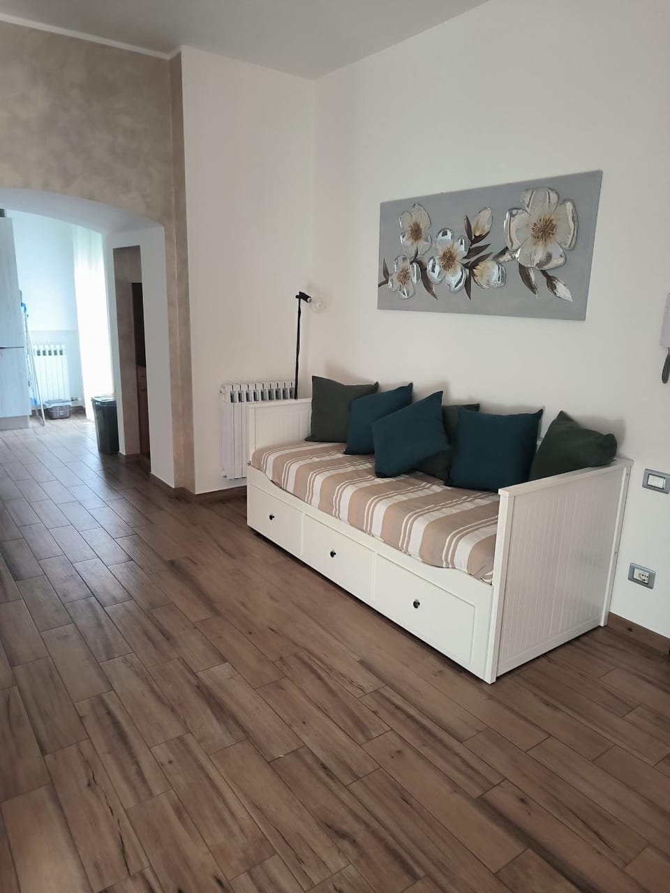 Bed, Living room