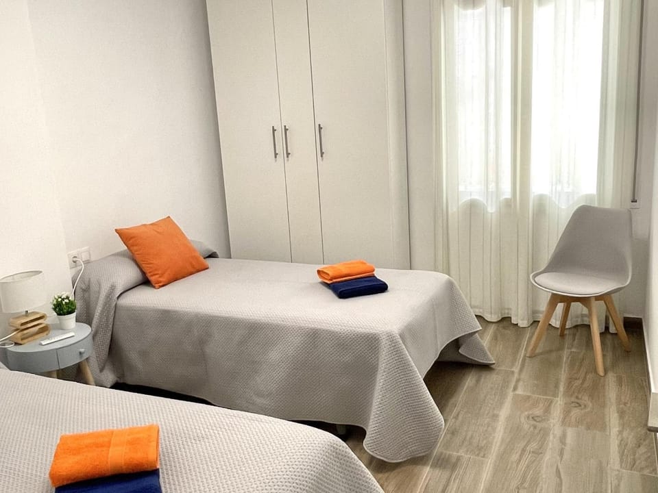 APARTBEACH LAS PALMERAS CLIMATIZADO y JUNTO PLAYA Apartment in La Pineda