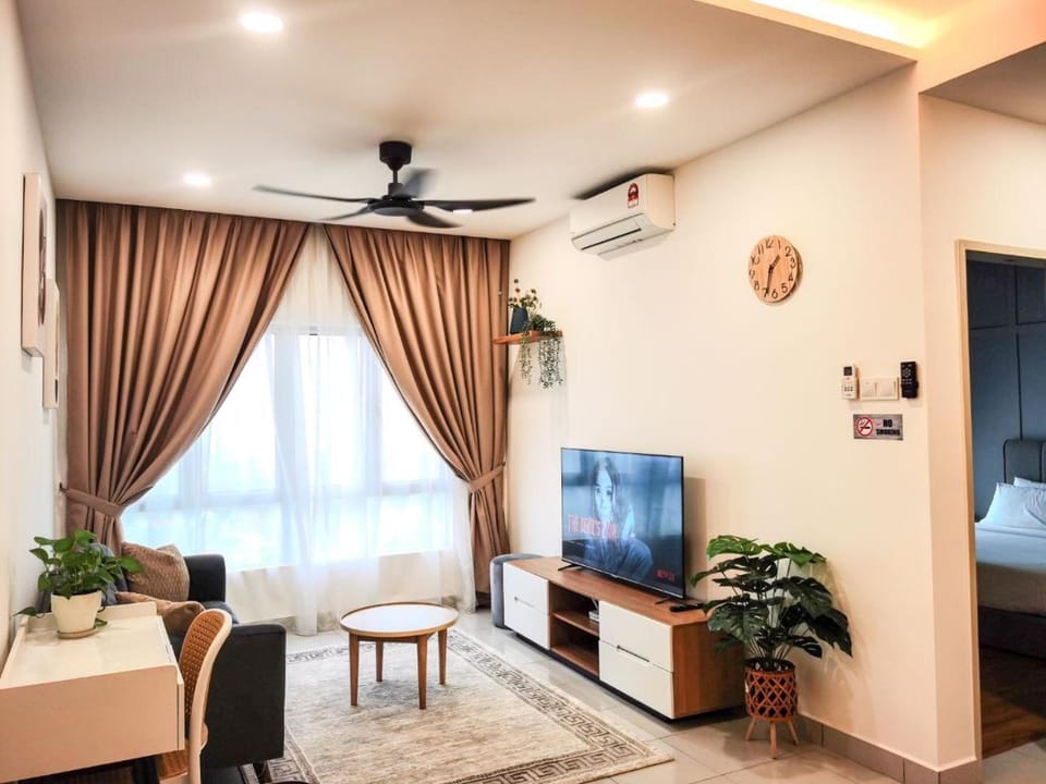 TV and multimedia, Living room, Evening entertainment, air conditioner