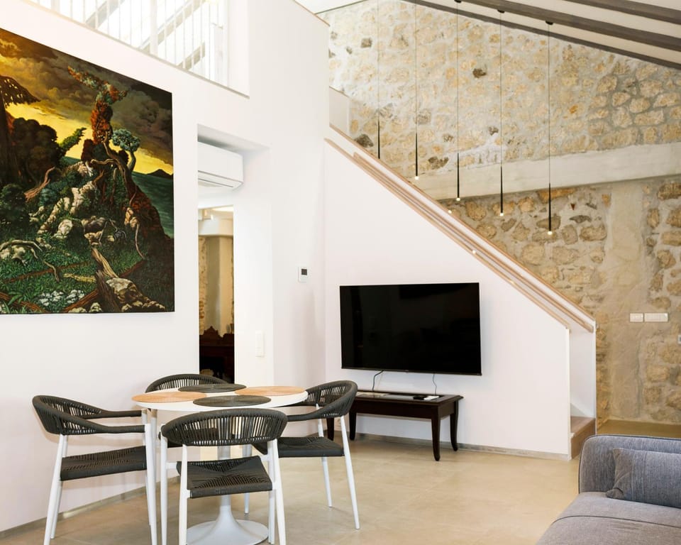 TV and multimedia, Living room, Seating area