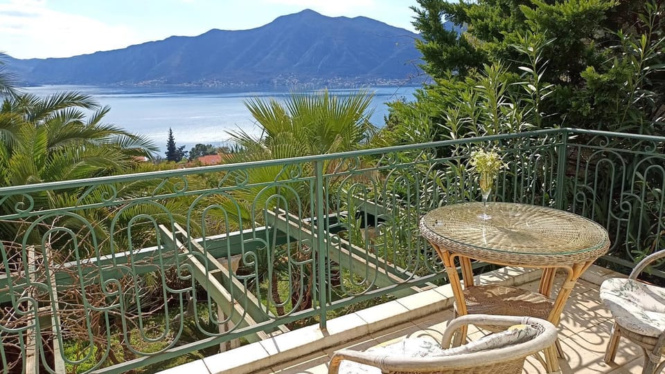 Balcony/Terrace, Lake view, Mountain view, Sea view