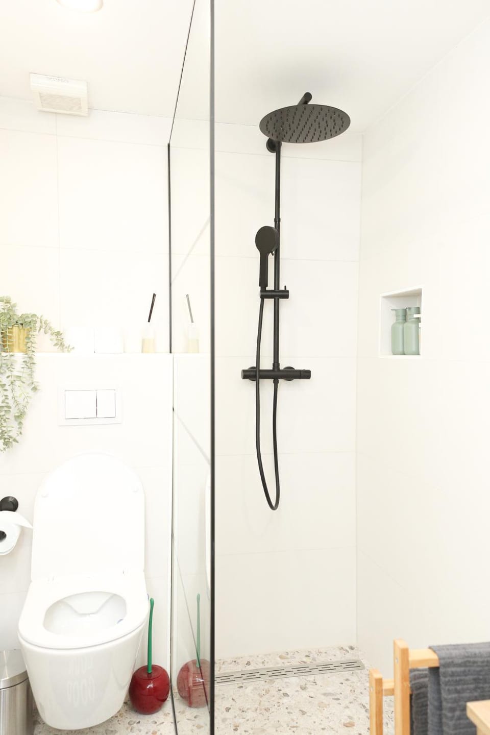 Shower, Toilet, Bathroom