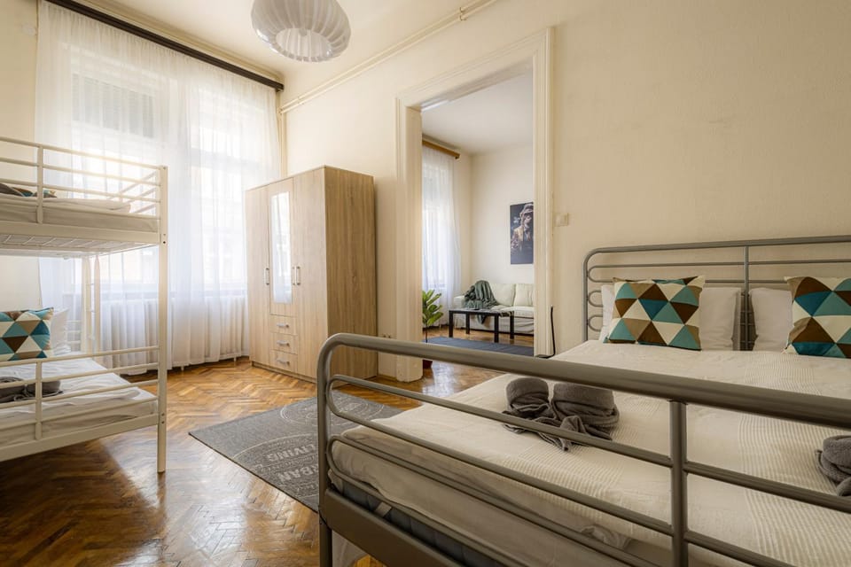 Bed, Day, Bedroom, bunk bed