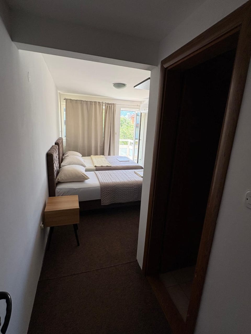 Bed, Photo of the whole room, Bedroom, air conditioner