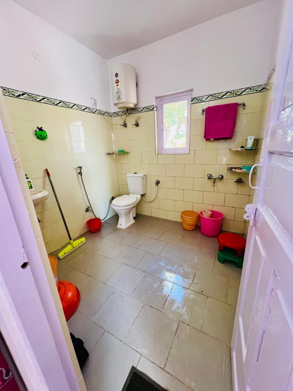 Shower, Toilet, Bathroom, towels