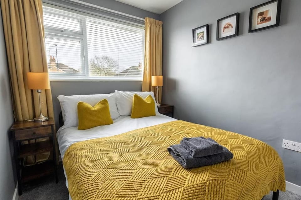 WOODFIELD ROAD - 2 Bed in Harrogate with Spacious Garden & Hot Tub Hire House in Harrogate