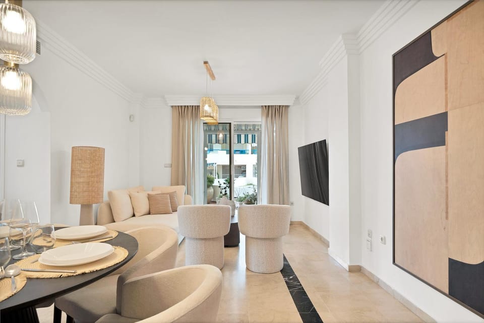 TV and multimedia, Living room, Dining area