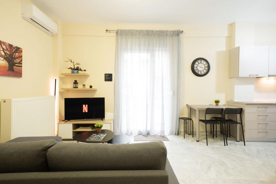 TV and multimedia, Living room, Dining area