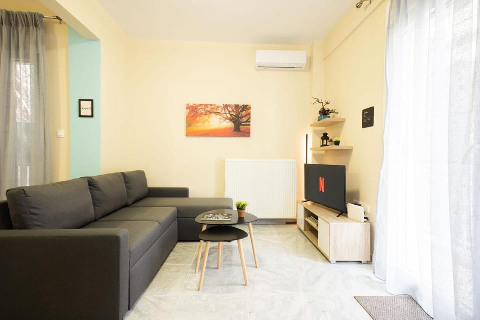 TV and multimedia, Living room, Evening entertainment, air conditioner