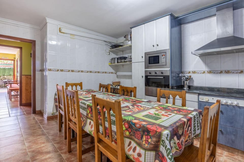 Property building, Kitchen or kitchenette, Living room