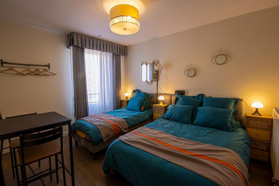 Bed, Photo of the whole room, Bedroom