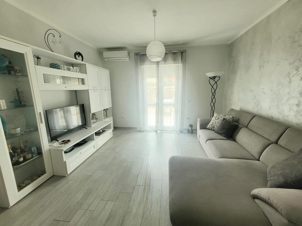 Communal lounge/ TV room, TV and multimedia, Lounge or bar, air conditioner