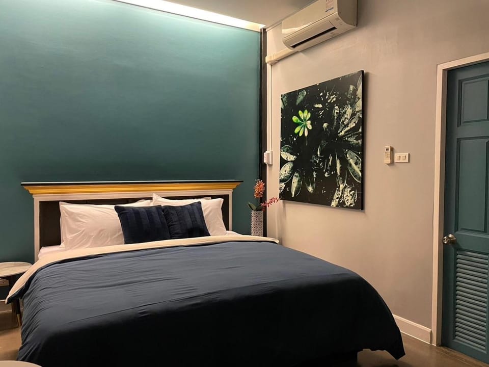 Bed, Photo of the whole room