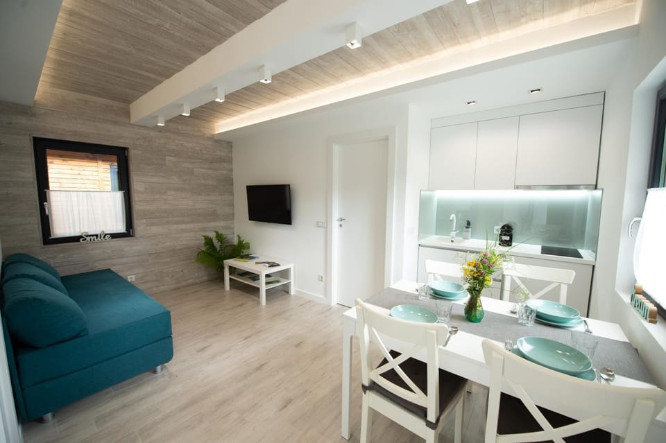Living room, Dining area, Diving