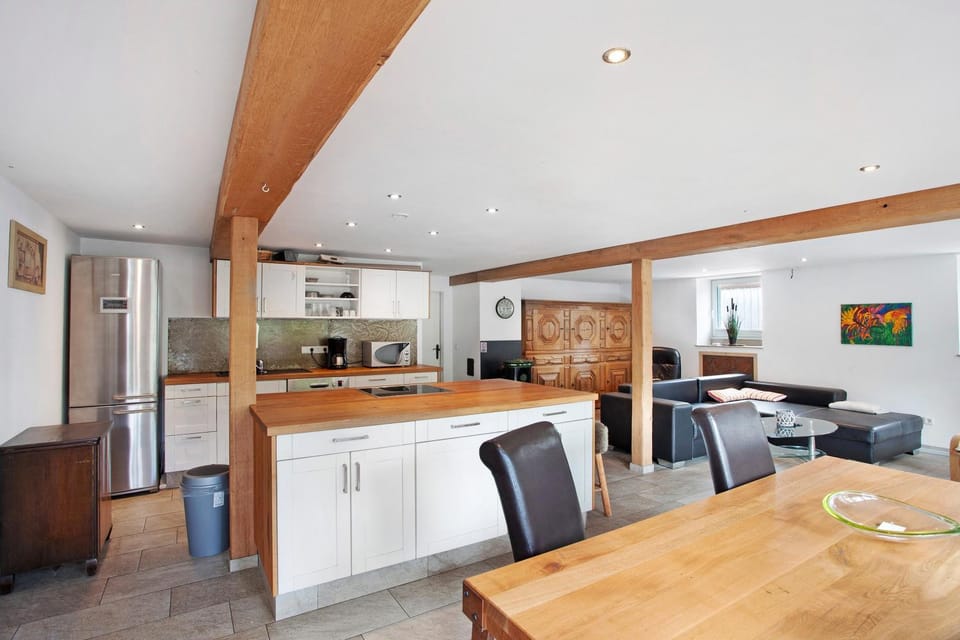 Property building, Kitchen or kitchenette, Living room