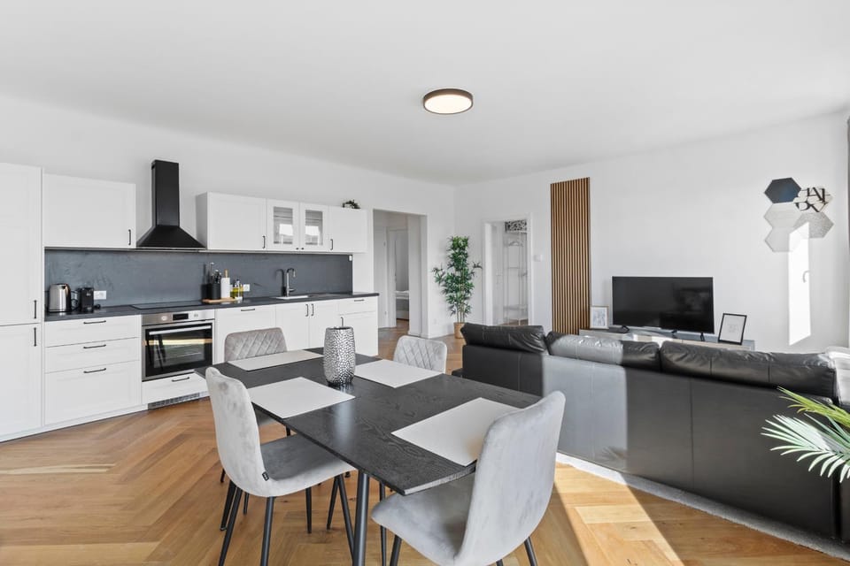 TV and multimedia, Kitchen or kitchenette, Living room, Seating area, Dining area, Evening entertainment, dishwasher, pet friendly, stove