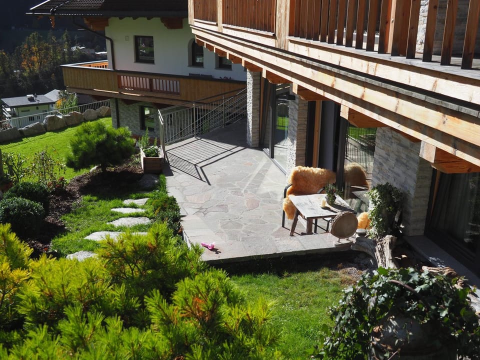 Garden, Balcony/Terrace