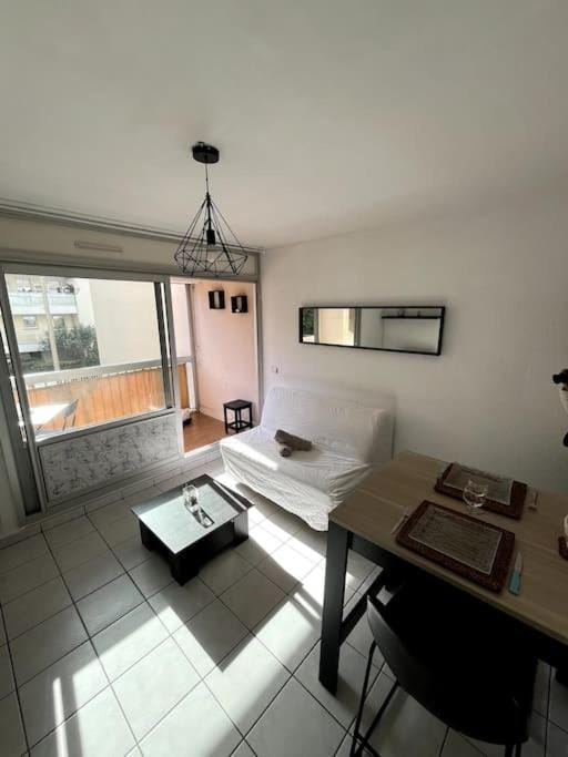 Studio des îles d'or avec piscine - port d’Hyères Apartment in Hyères