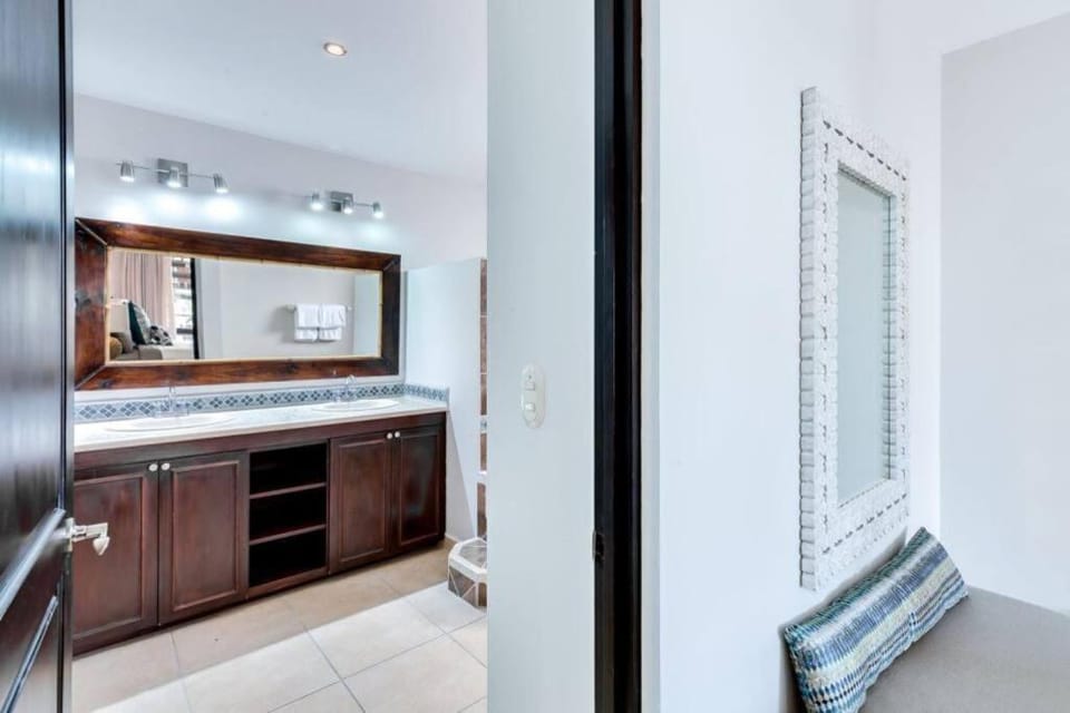 Rooftop balcony oceanfront PH condo with King beds House in Jaco