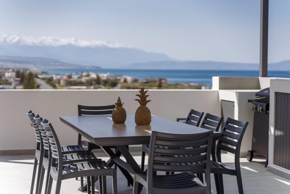 Day, View (from property/room), Seating area, Dining area, Mountain view, Sea view