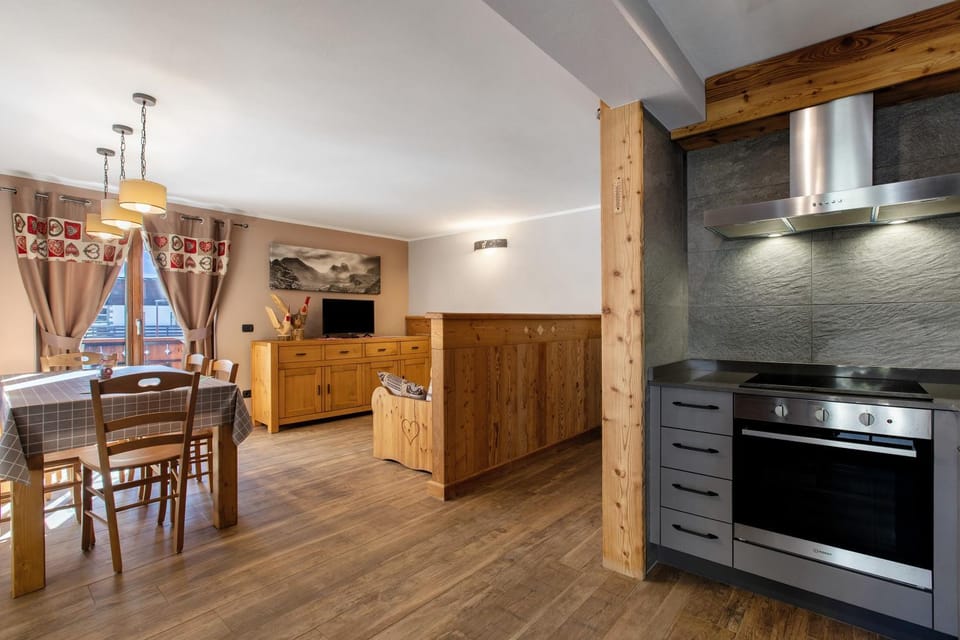 Property building, Kitchen or kitchenette, Living room