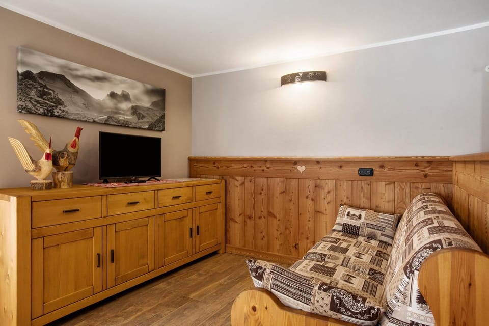 Property building, Living room