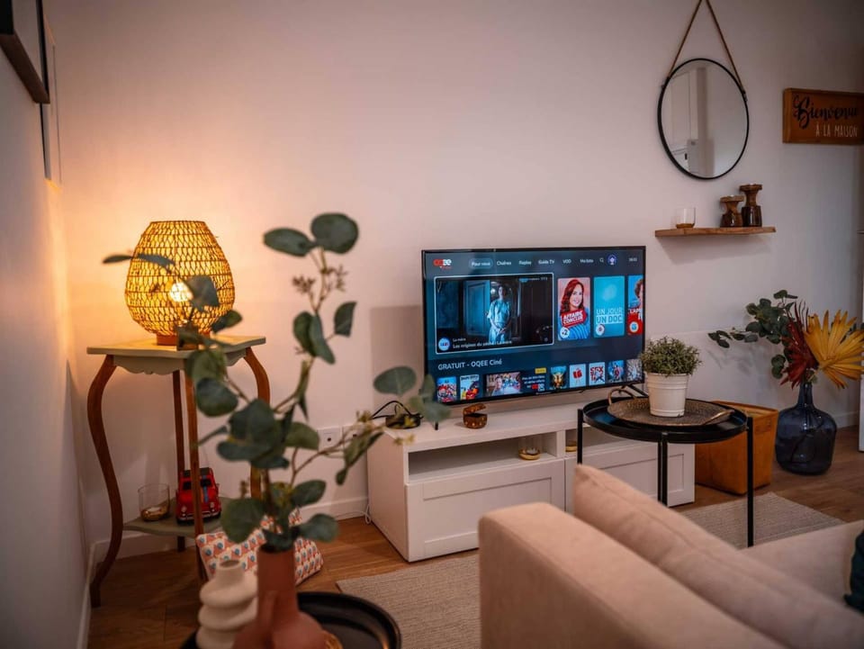 Communal lounge/ TV room, Living room