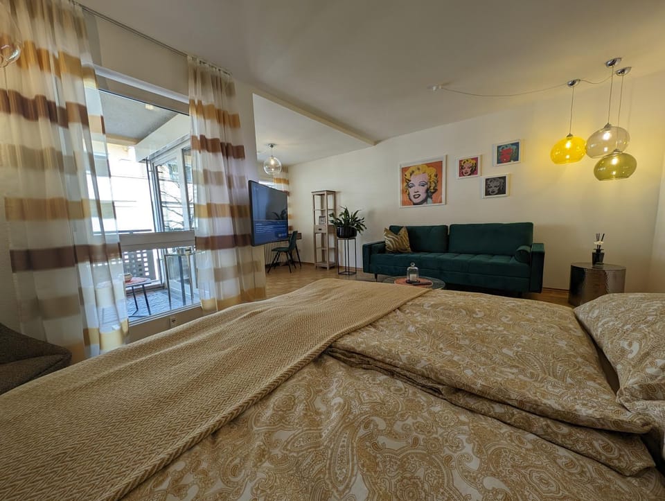 Bed, Living room, Photo of the whole room, Bedroom