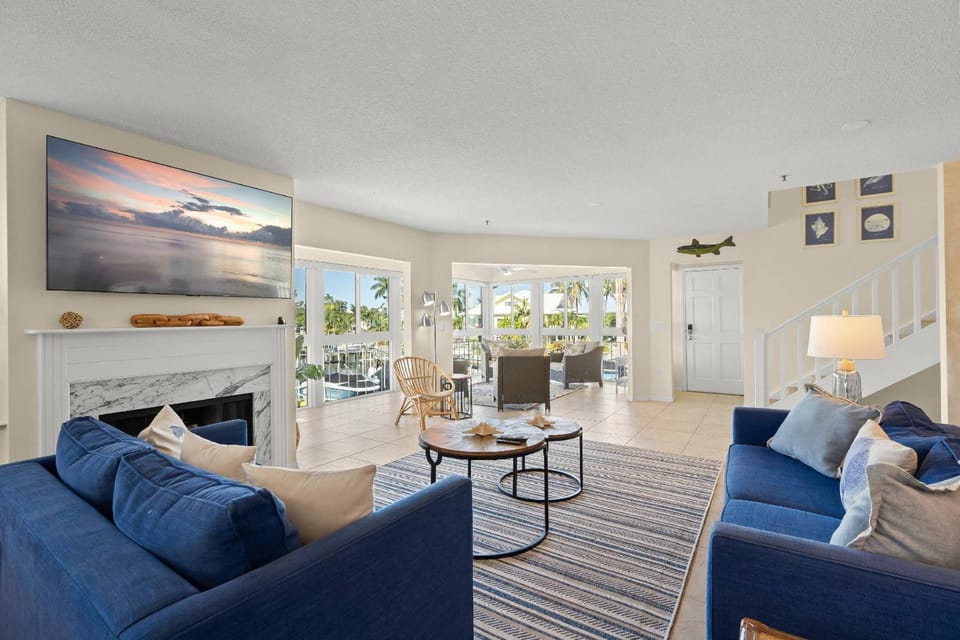 Siesta Bayside with Bay/Dock Views House in Siesta Beach