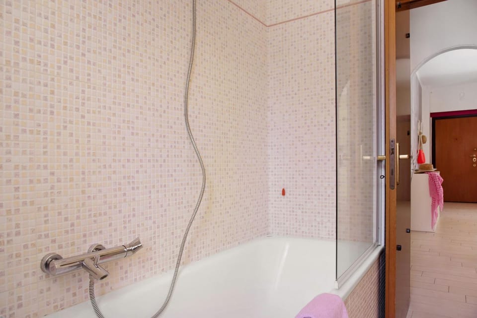 Bathroom, Living room