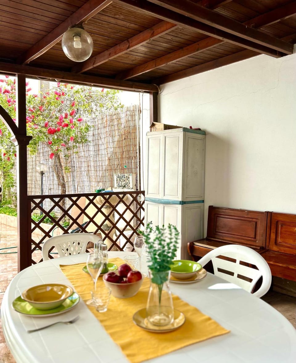 Patio, Balcony/Terrace, Food and drinks, Dining area, Food, Drinks