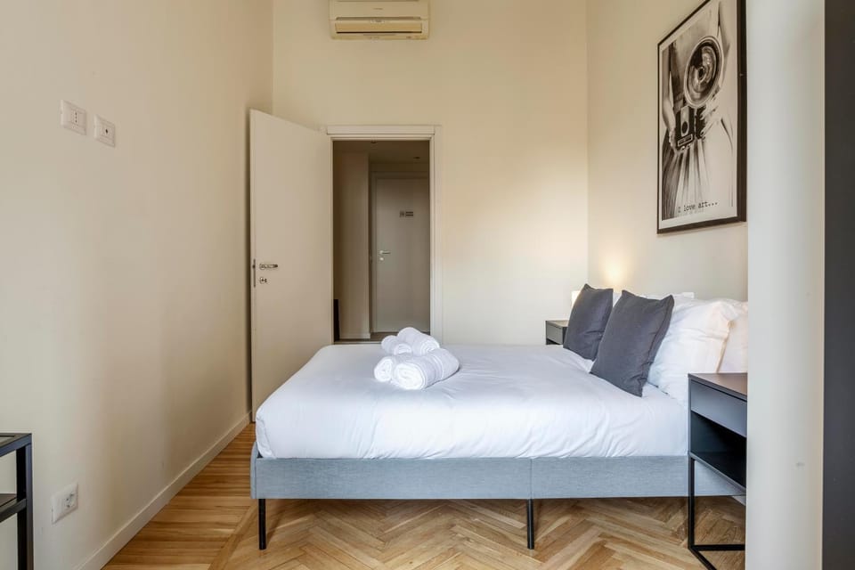 Elegant brand new apartments near Duomo Apartment in Milan