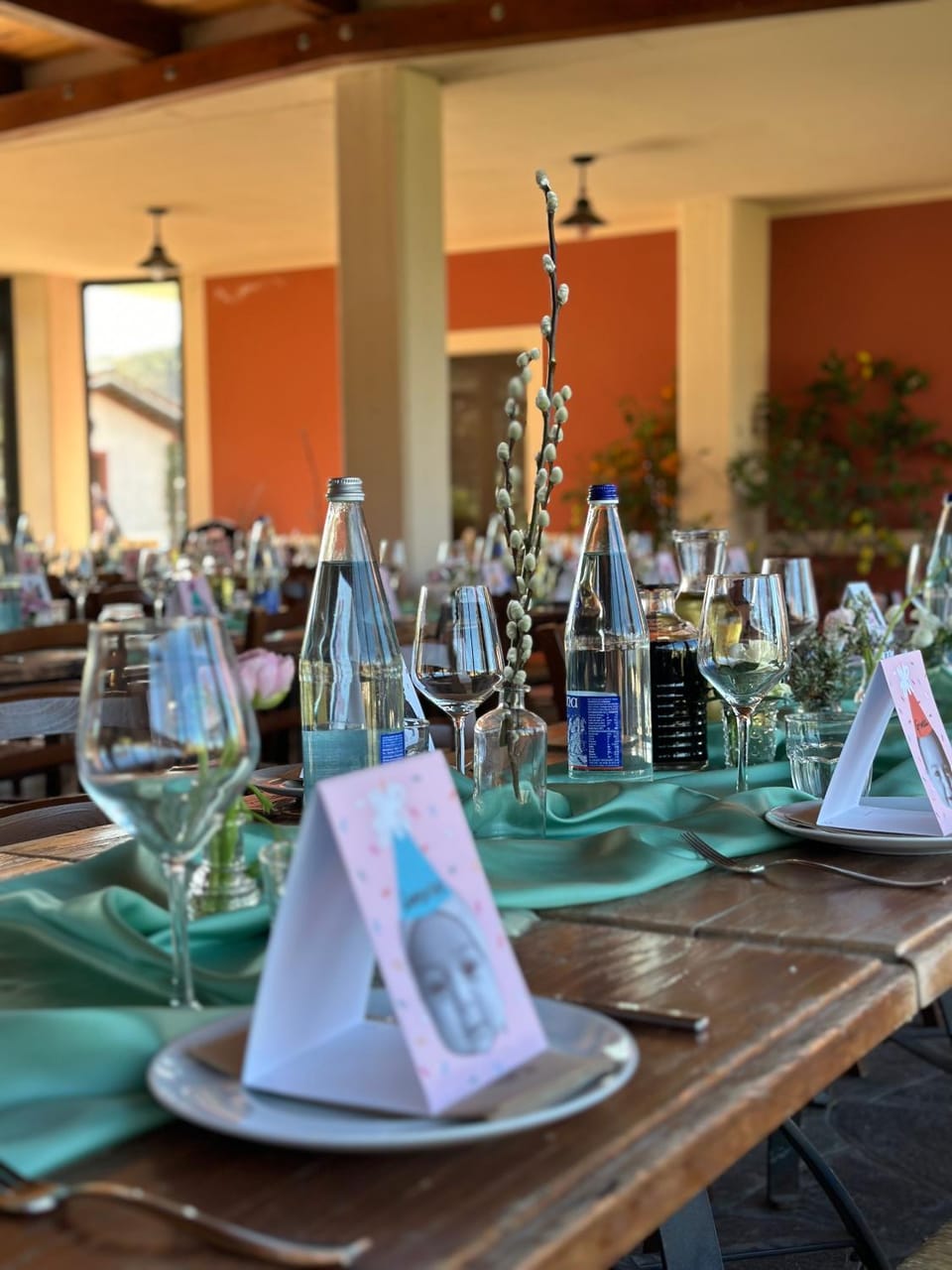 Restaurant/places to eat, Food and drinks