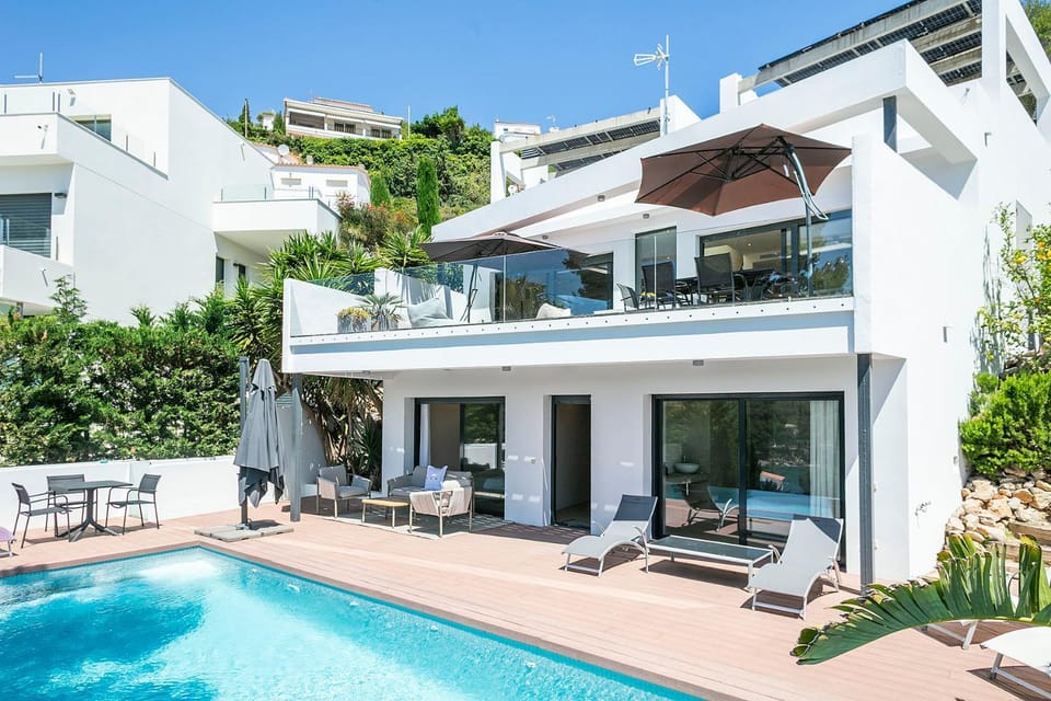 Property building, Day, View (from property/room), Pool view, Swimming pool, sunbed